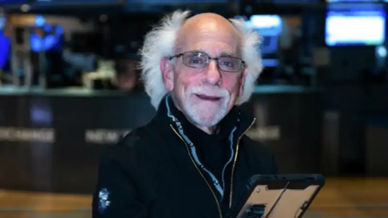 Peter Tuchman Net Worth